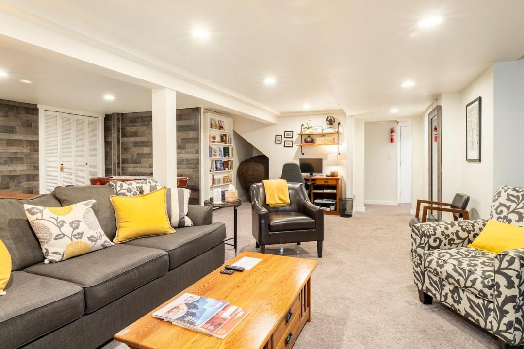 Photo of Livingroom in Mill Creek