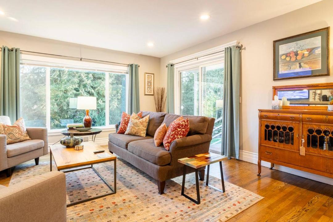 Photo of Livingroom in Mill Creek
