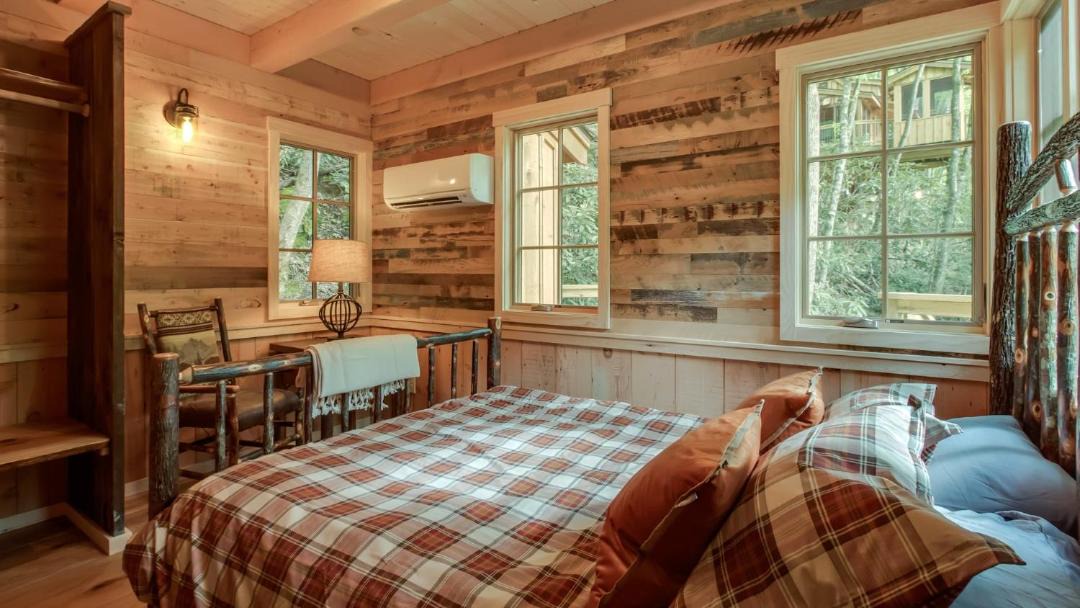 Photo of Bedroom in Gatlinburg