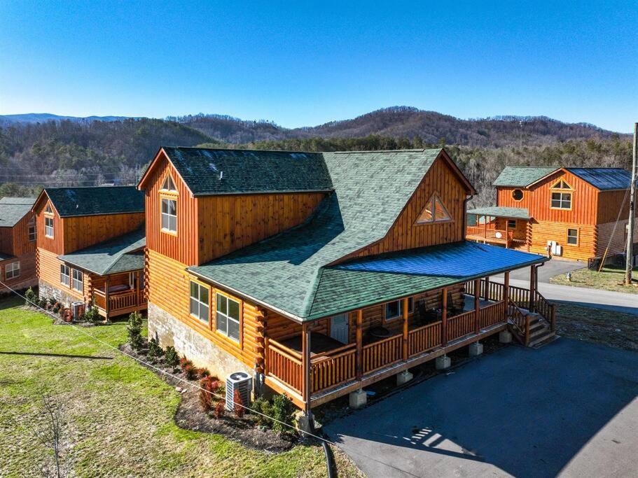 Photo of Others in Pigeon Forge