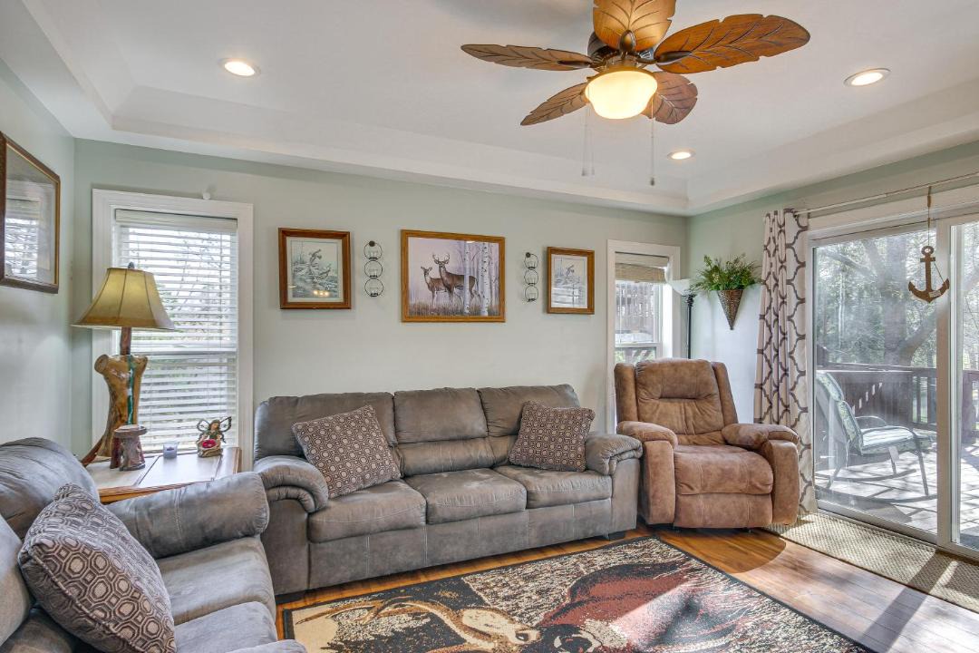 Photo of Livingroom in Leesville