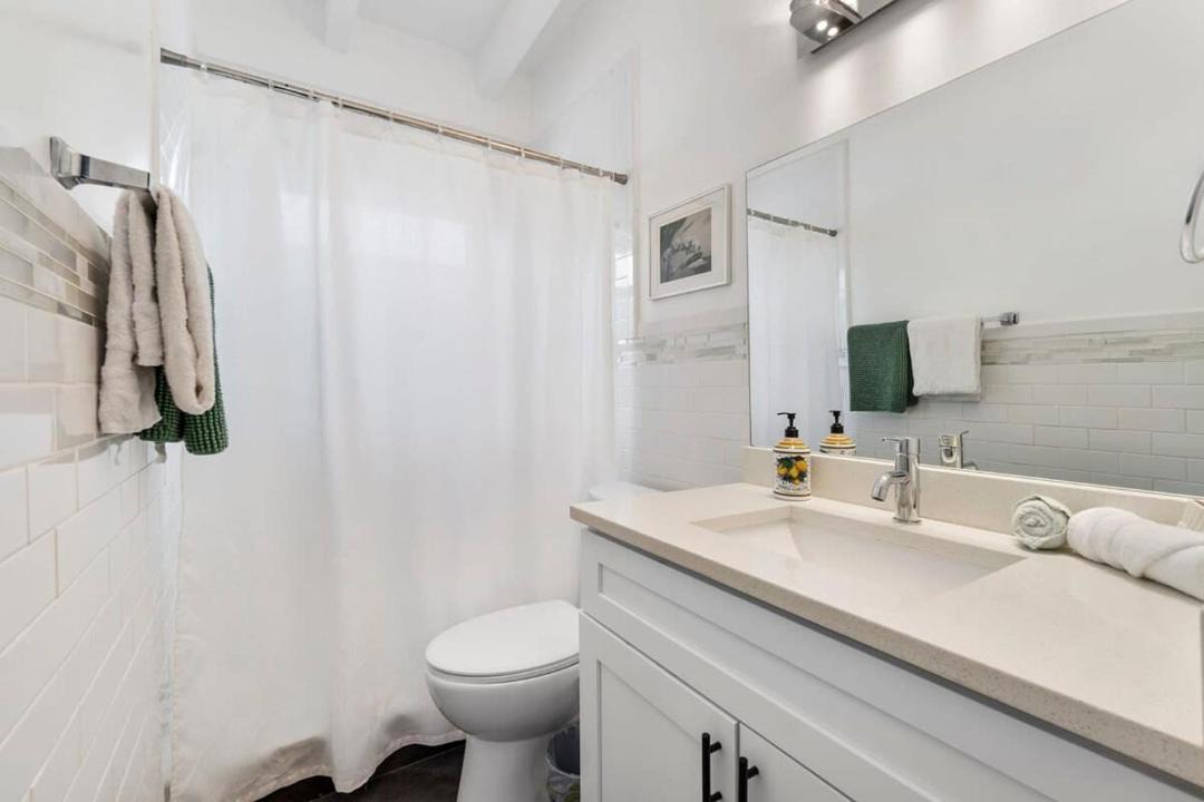 Photo of Bathroom in Dolphin Isles