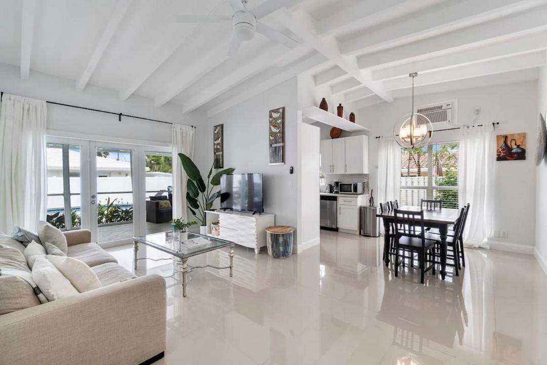 Photo of Others in Dolphin Isles