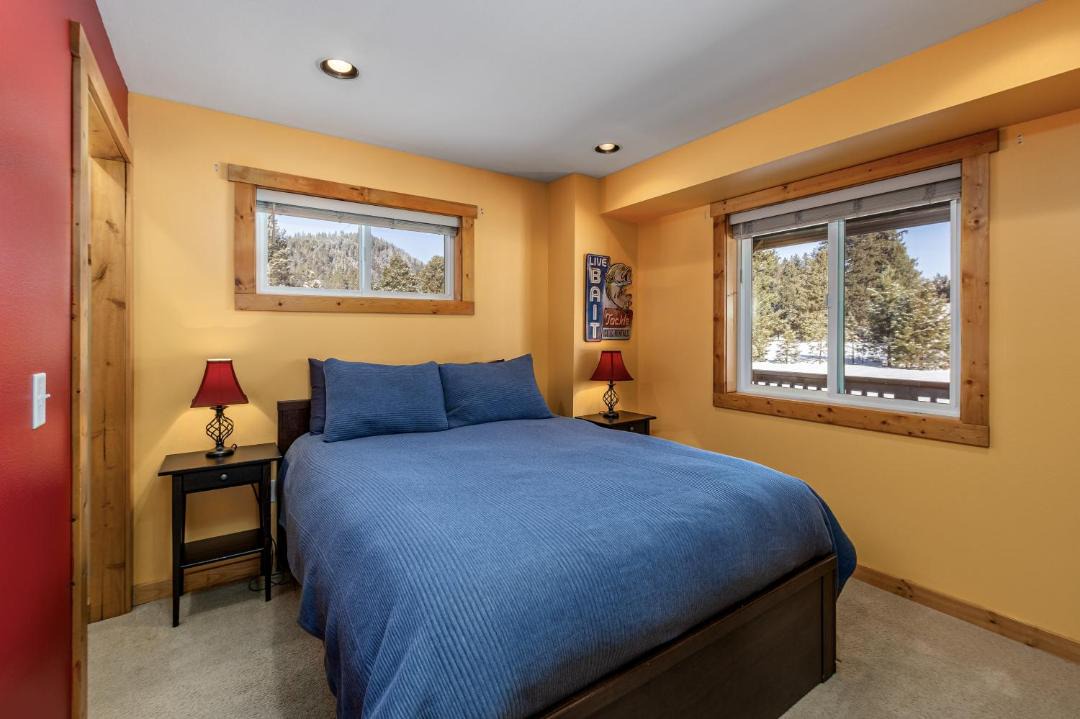 Photo of Bedroom in Plain