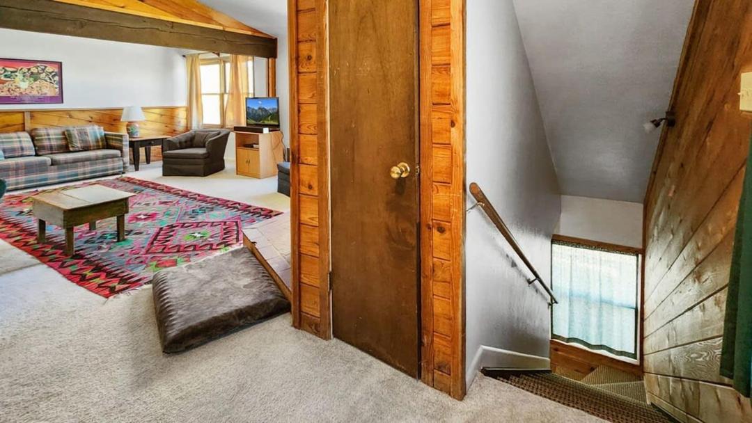 Photo of Livingroom in Summit Cove