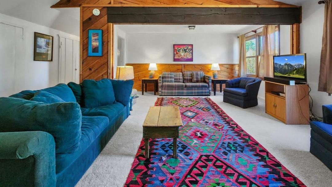 Photo of Livingroom in Summit Cove