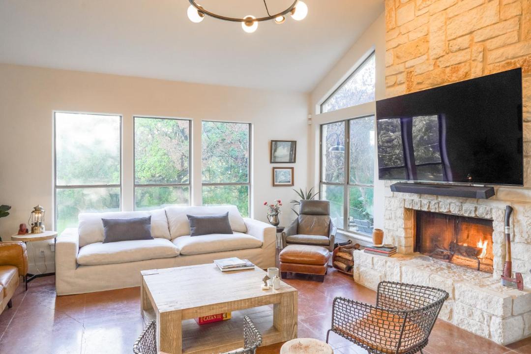 Photo of Livingroom in Apache Shores