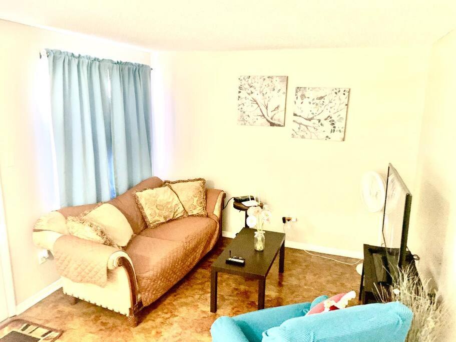 Photo of Livingroom in University District