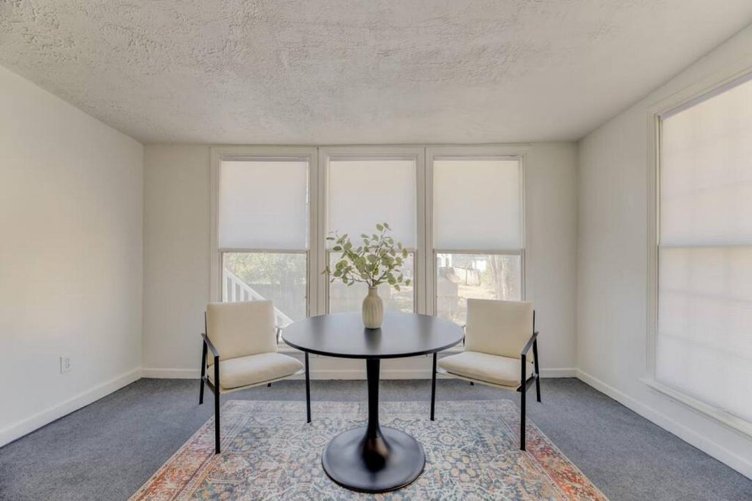 Photo of Livingroom in Earlewood