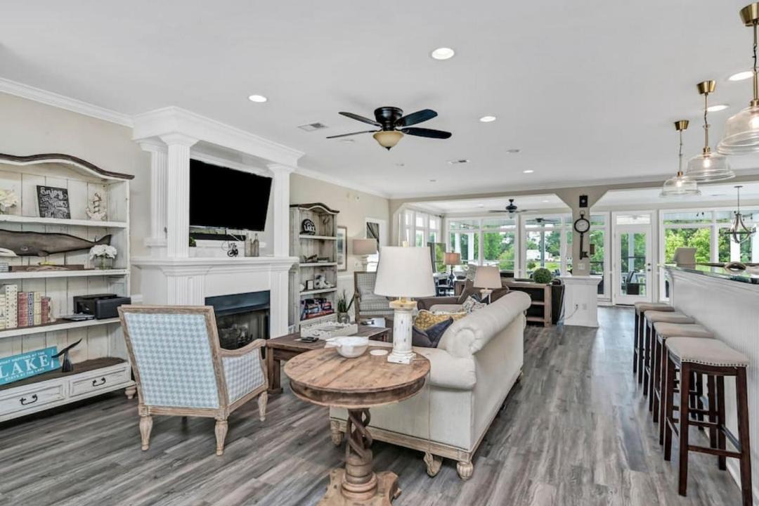 Photo of Livingroom in Leesville