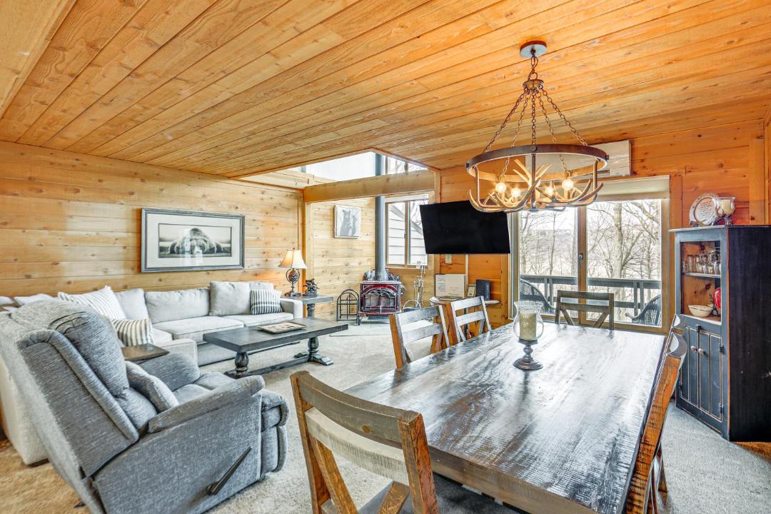 Photo of Livingroom in Seven Springs