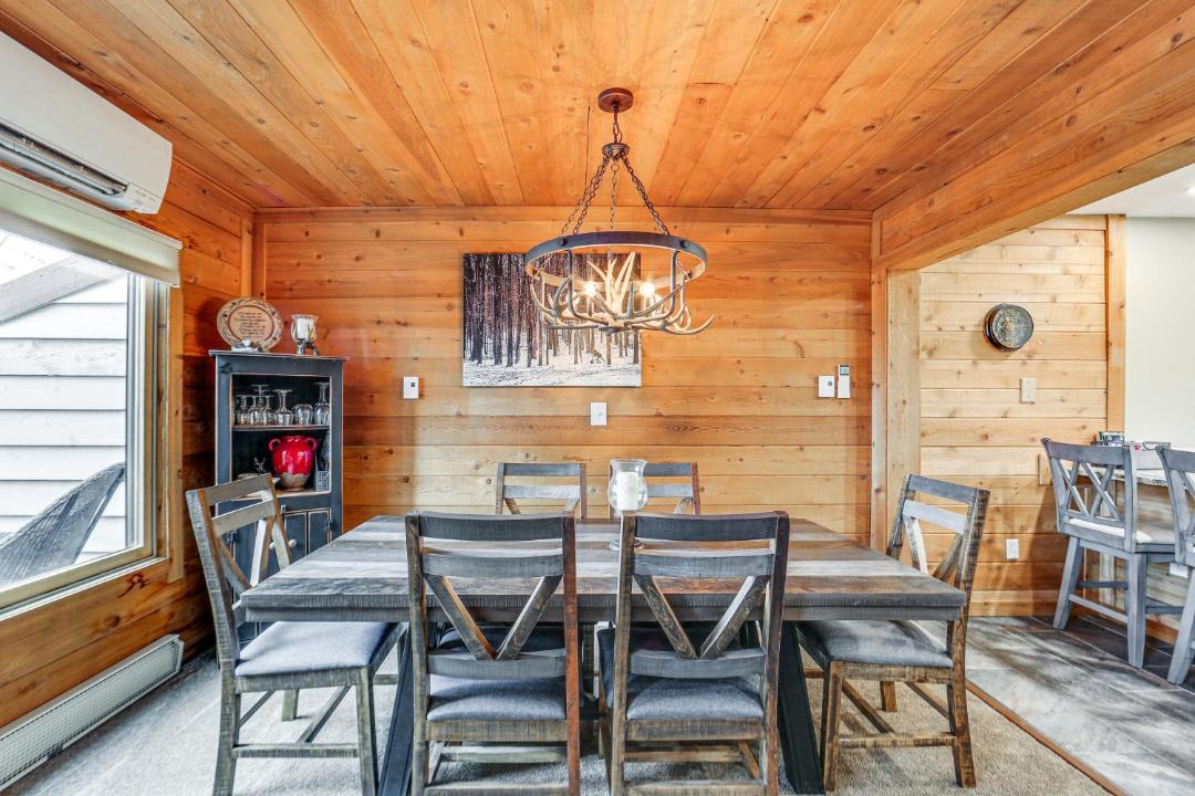 Photo of Livingroom in Seven Springs