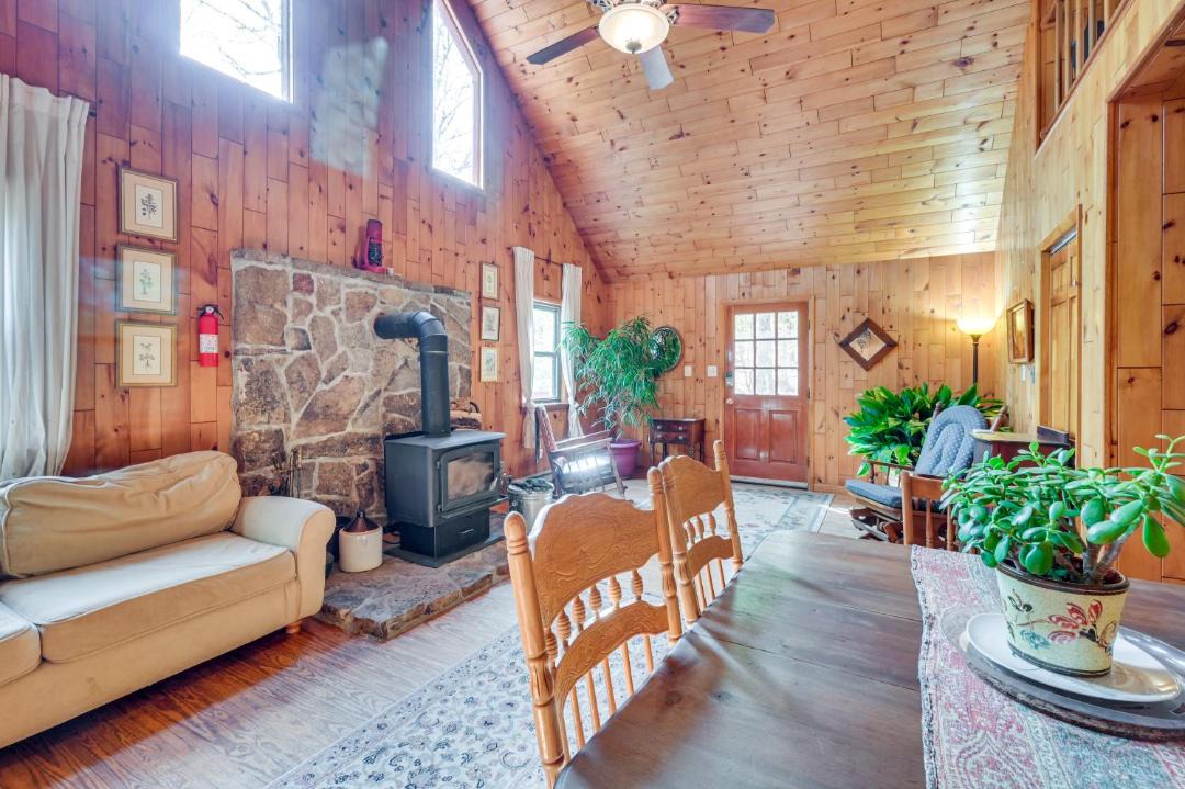 Photo of Livingroom in Great Cacapon