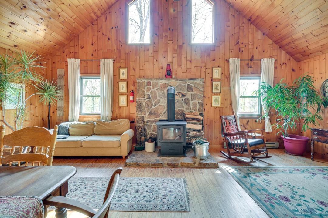 Photo of Livingroom in Great Cacapon