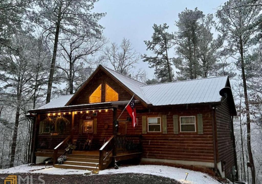Photo of Buildings in Ellijay