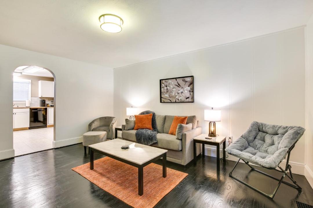 Photo of Livingroom in Lincoln Park