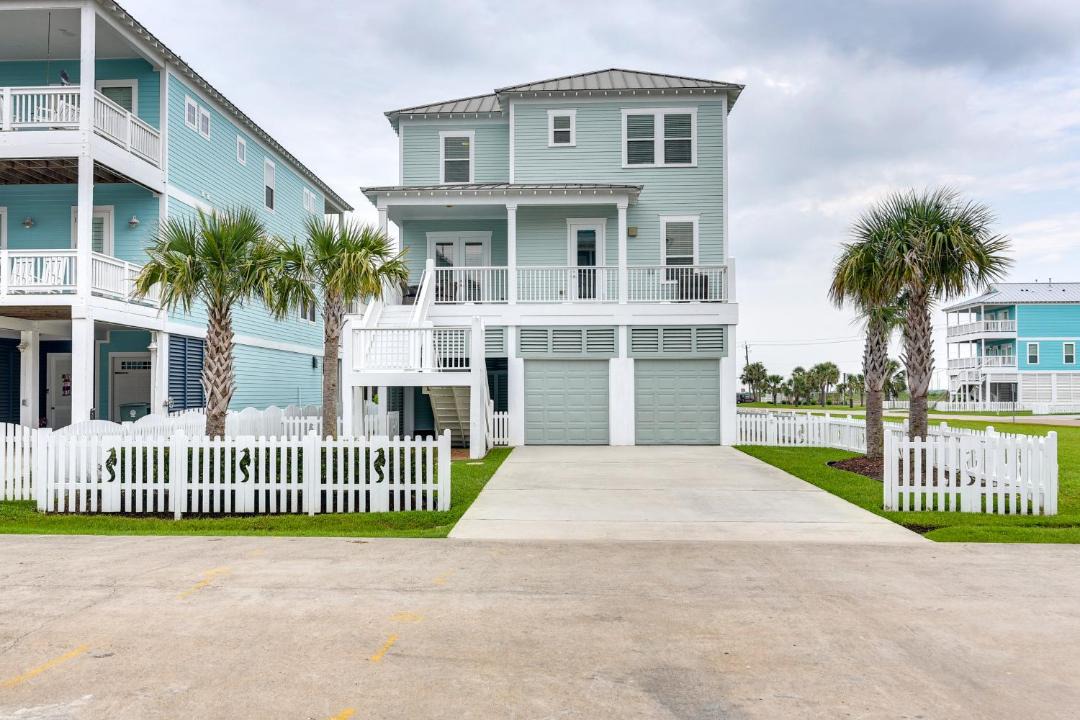 Photo of Buildings in Beachside Village
