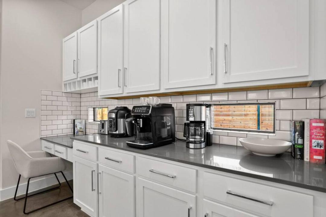 Photo of Kitchen in East Cesar Chavez