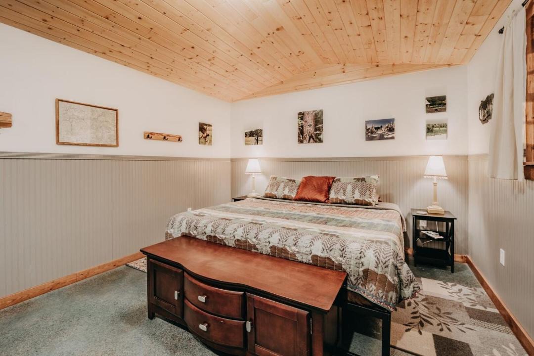Photo of Bedroom in Maple Falls