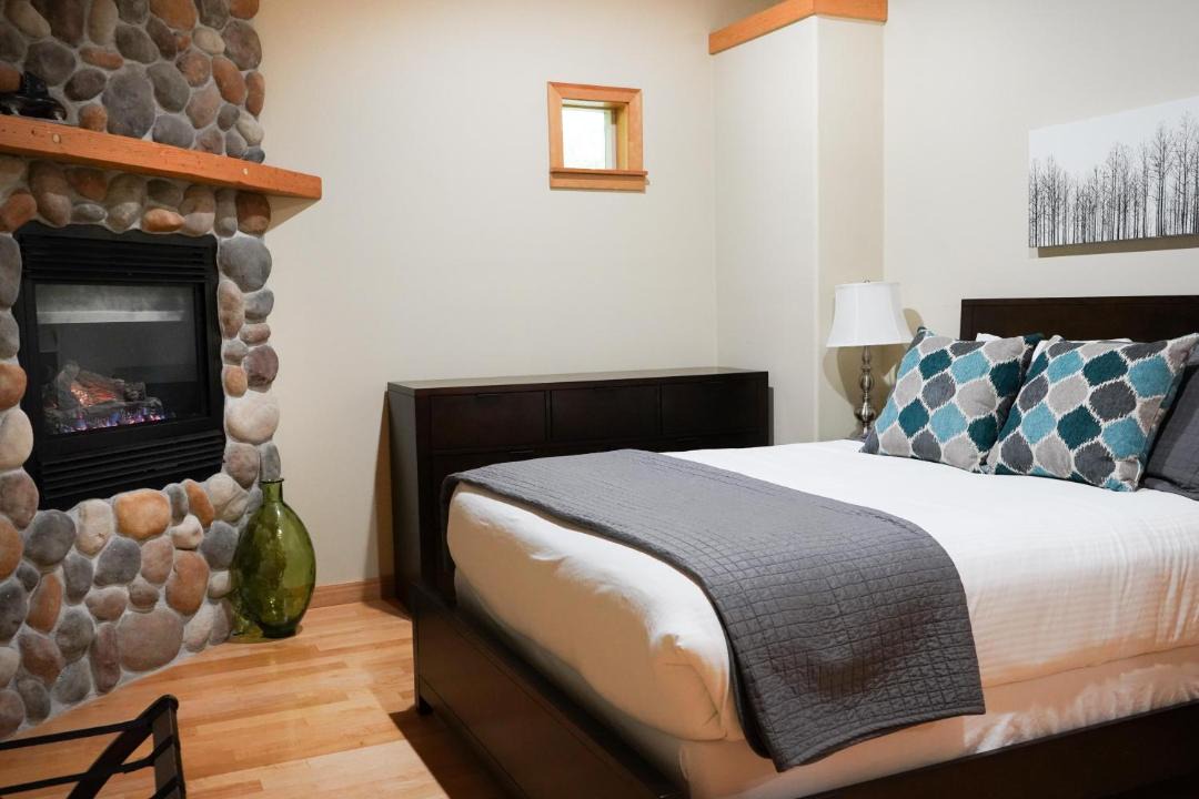 Photo of Bedroom in Glacier