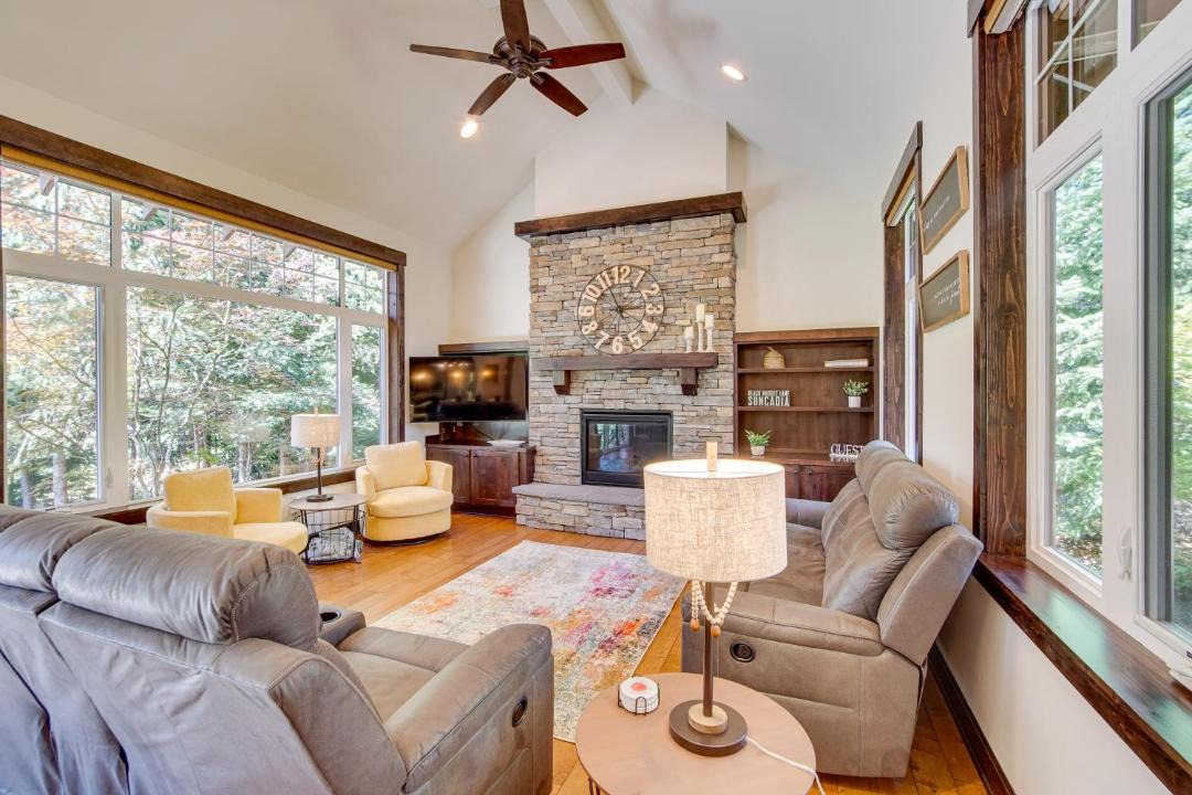 Photo of Livingroom in Cle Elum