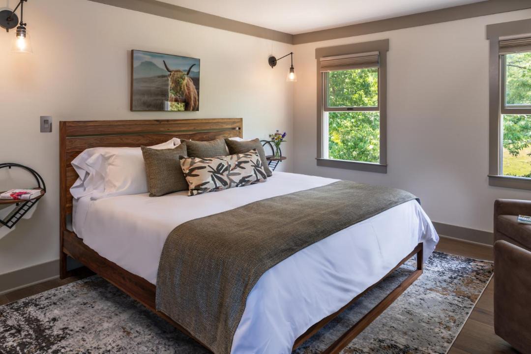 Photo of Bedroom in Weaverville