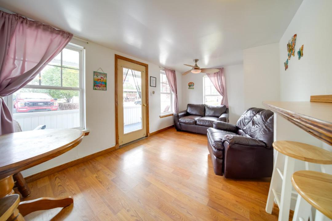 Photo of Livingroom in Geneva-on-the-Lake