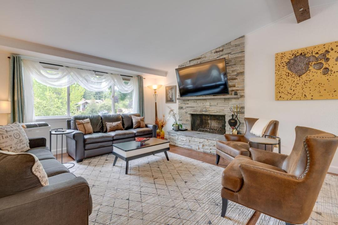 Photo of Livingroom in Kenmore