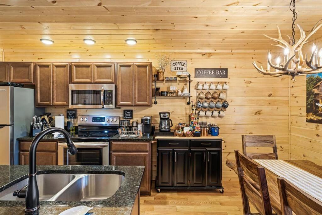 Photo of Kitchen in White Oak Lodge
