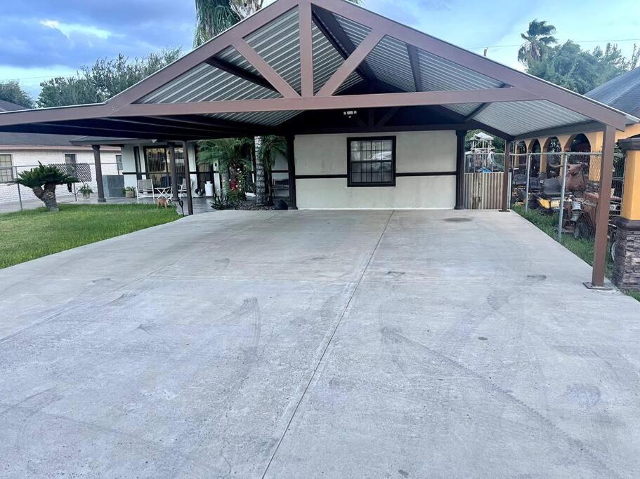 Photo of Buildings in Palmview South