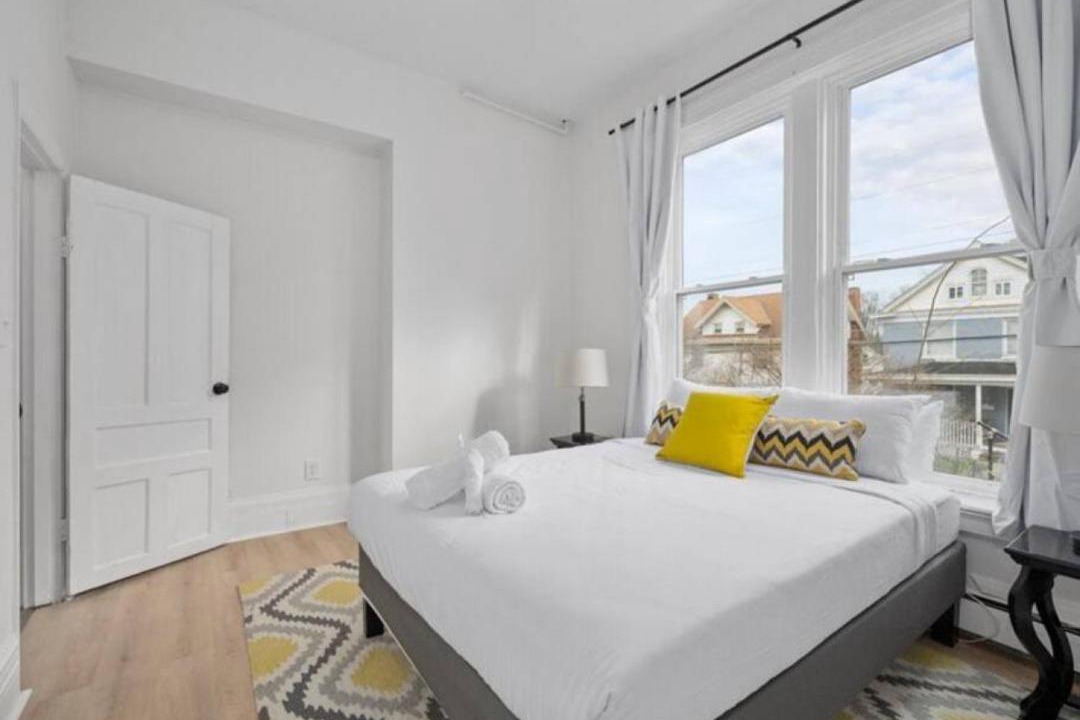 Photo of Bedroom in Mount Auburn