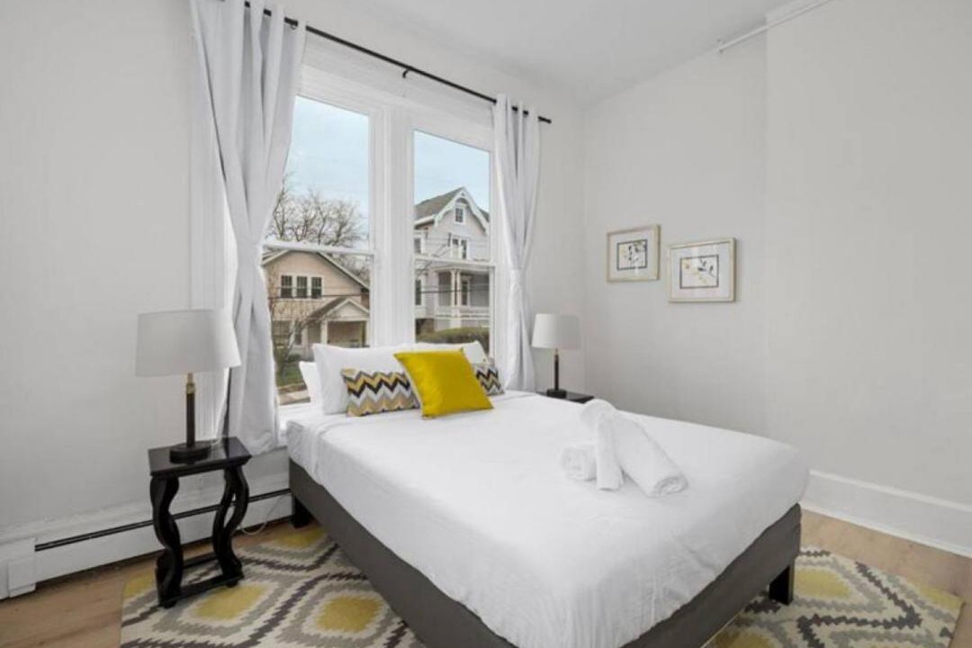 Photo of Bedroom in Mount Auburn