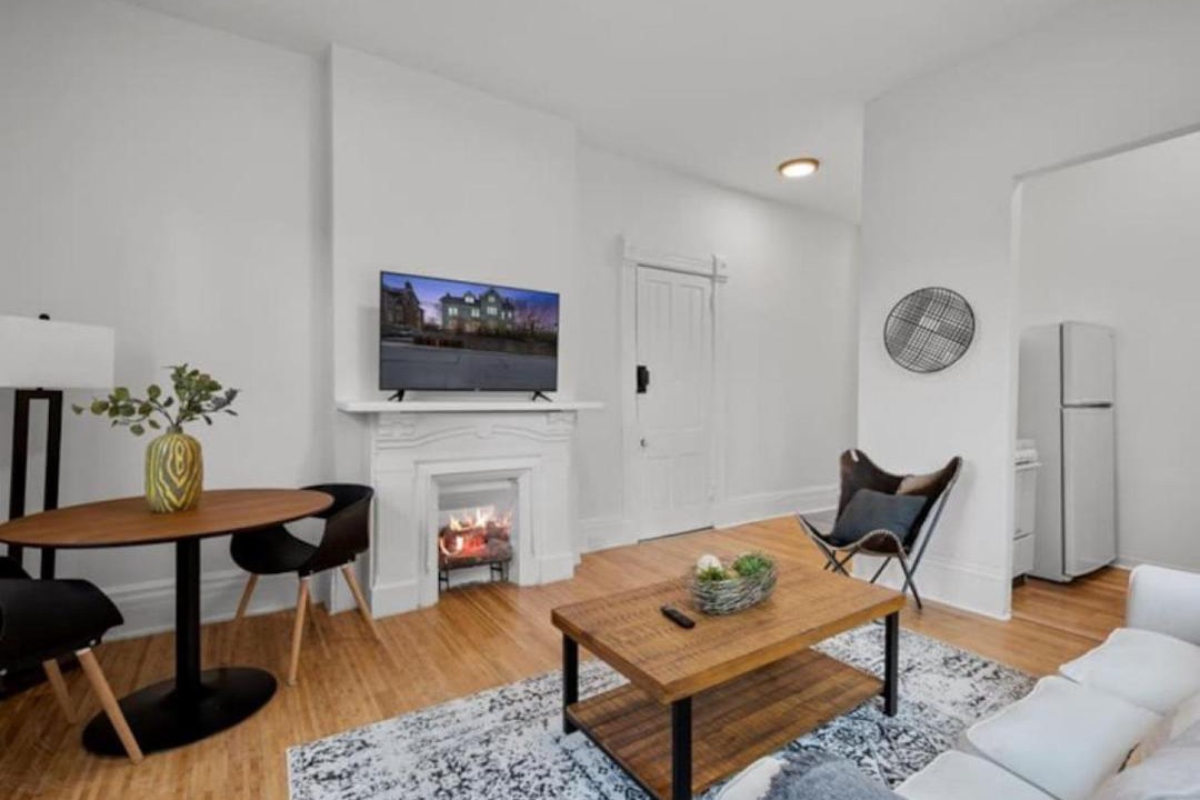Photo of Livingroom in Mount Auburn