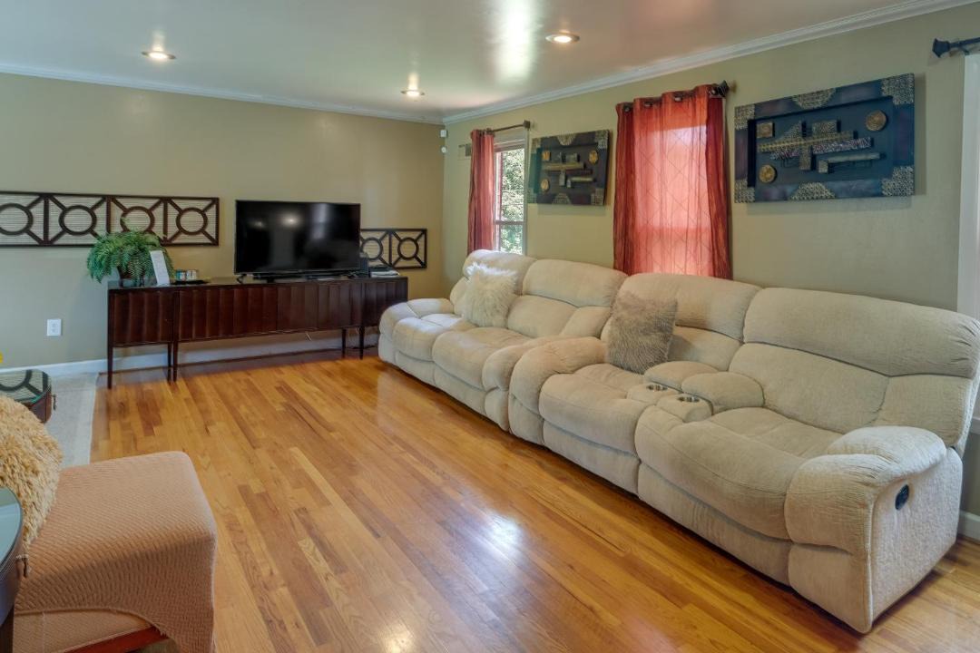 Photo of Livingroom in Clinton