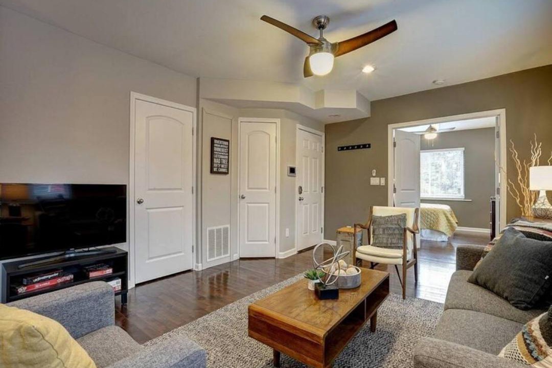 Photo of Livingroom in Mount Auburn