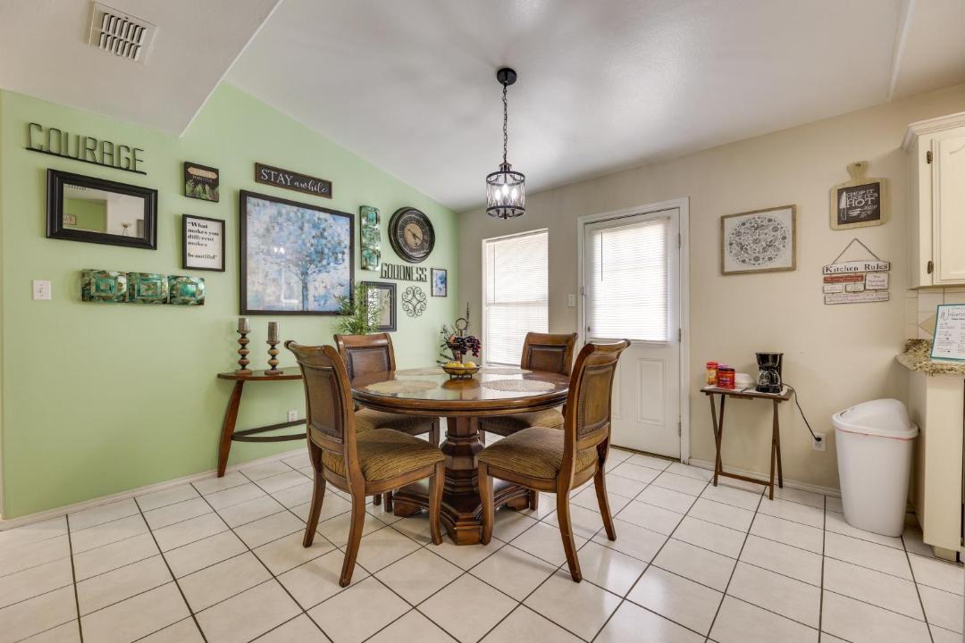 Photo of Livingroom in Edinburg