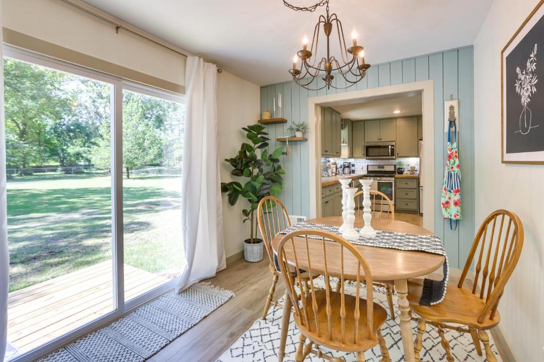 Photo of Livingroom in Moody