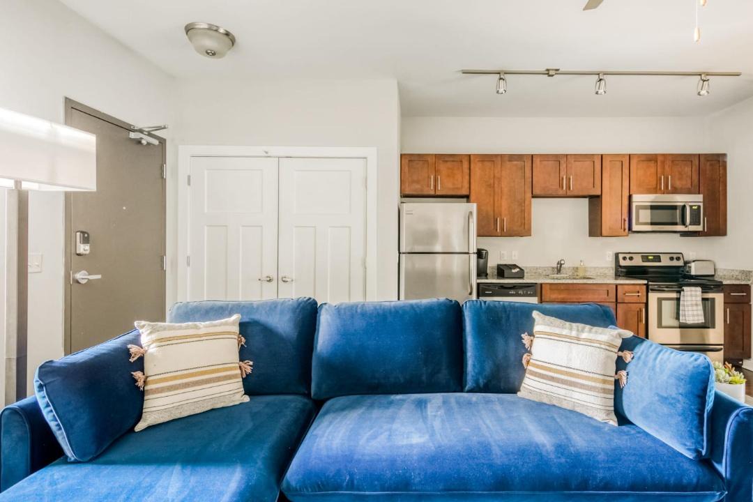 Photo of Livingroom in Music Row