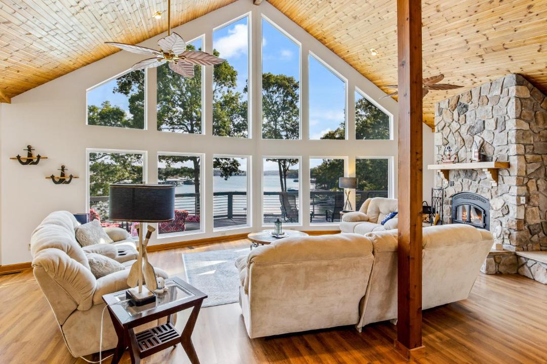 Photo of Livingroom in Sunrise Beach