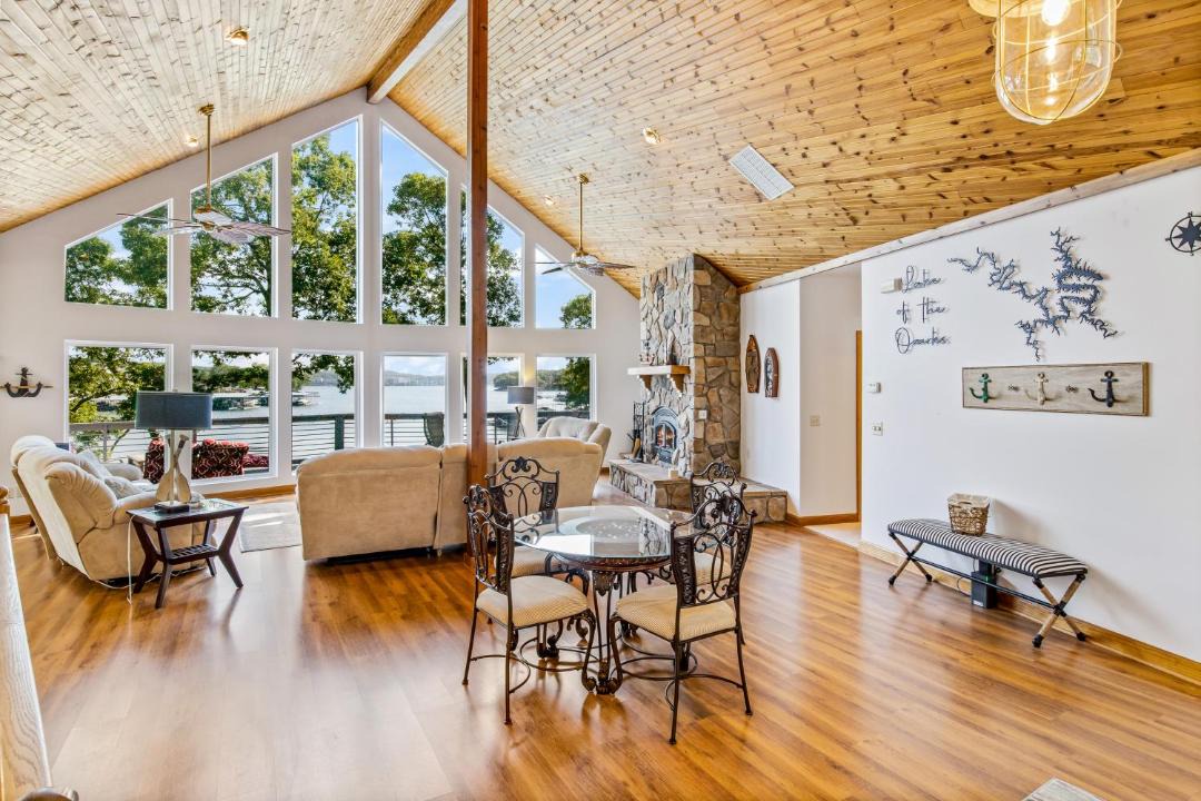 Photo of Livingroom in Sunrise Beach