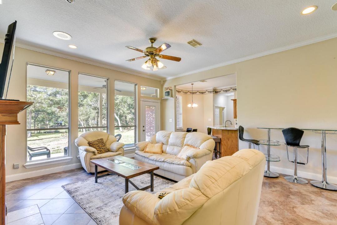Photo of Livingroom in Hitchcock