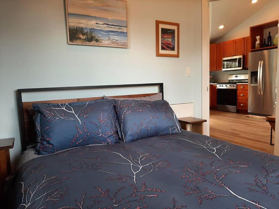 Photo of Bedroom in Alki
