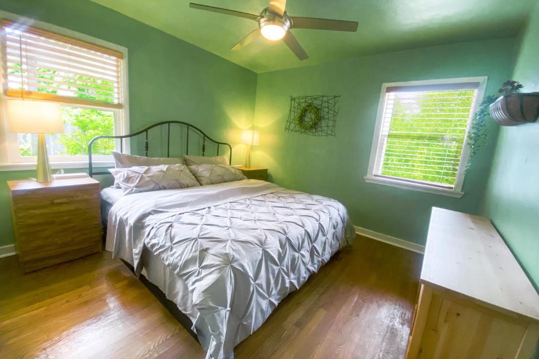 Photo of Bedroom in Arden-Arcade