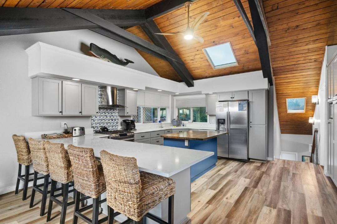 Photo of Livingroom in Rockaway Beach