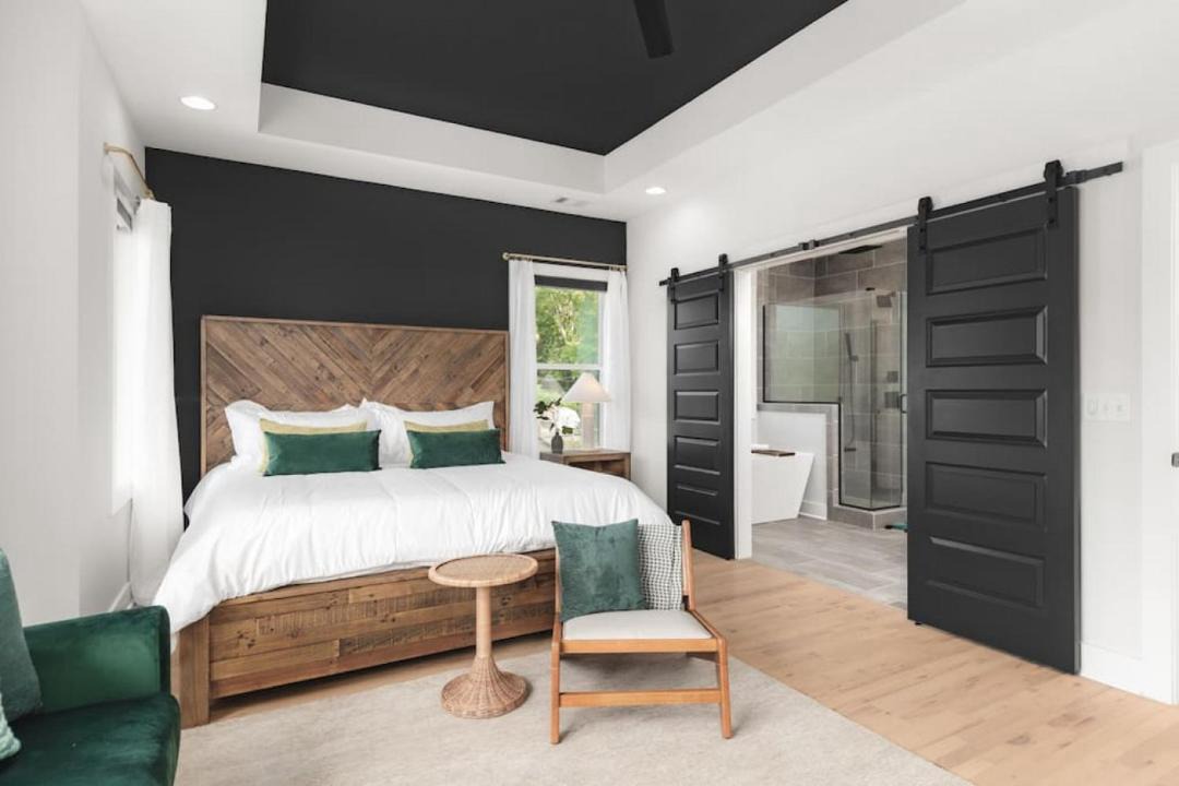 Photo of Bedroom in Cleveland Park