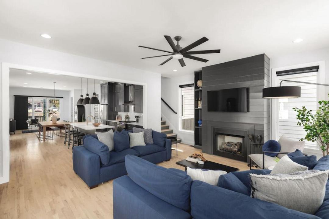 Photo of Livingroom in Cleveland Park
