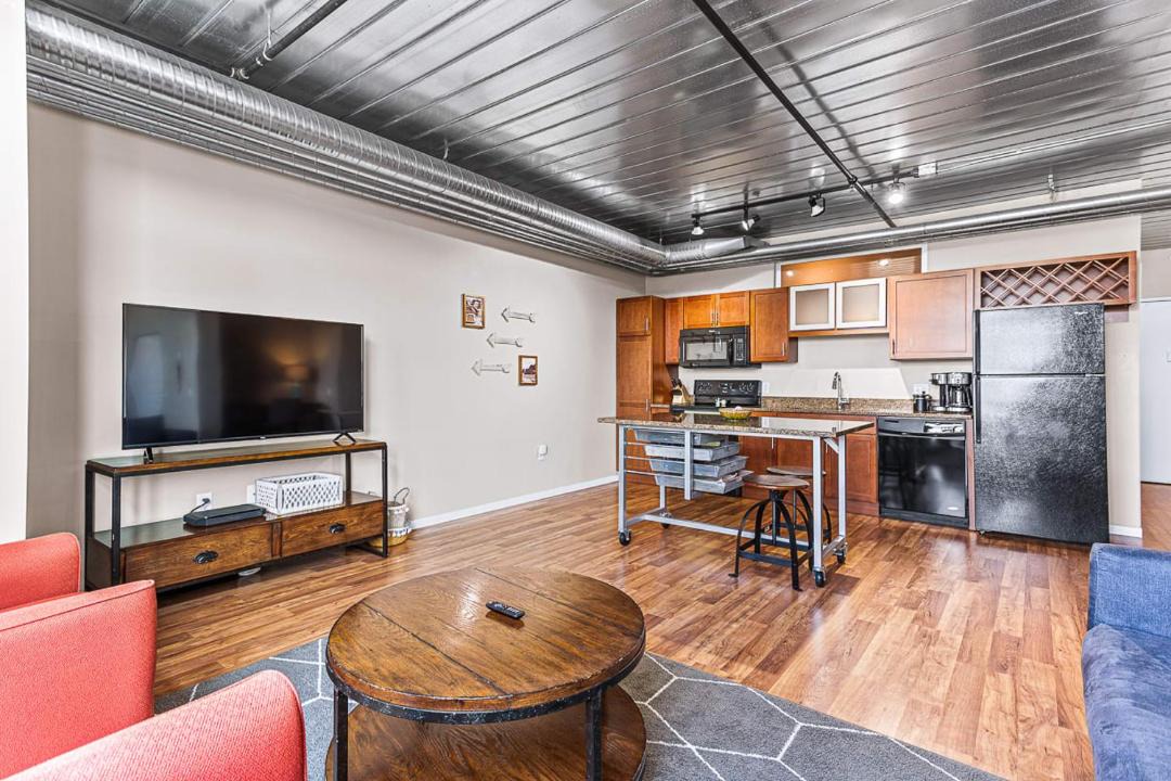 Photo of Livingroom in Old West Side