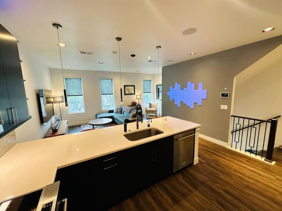 Photo of Livingroom in Five Points