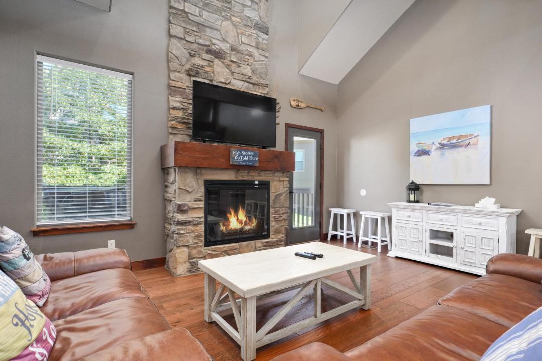 Photo of Livingroom in Hollister