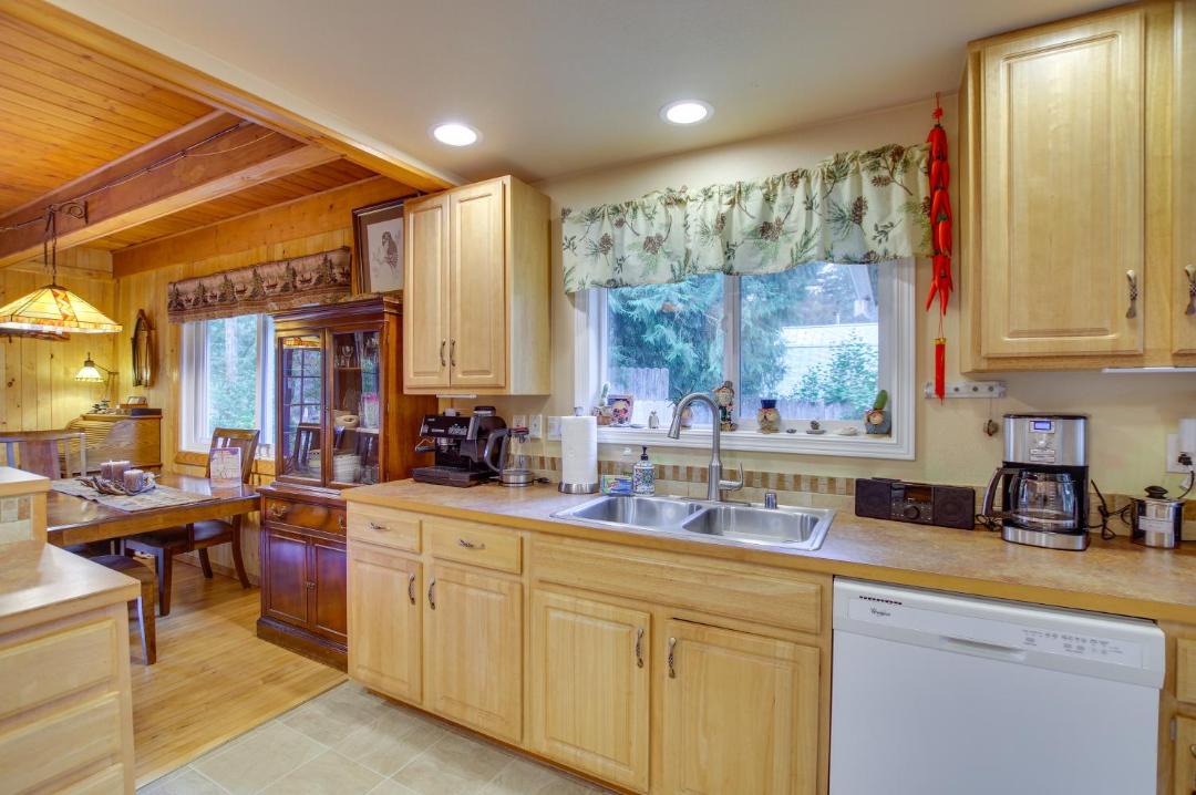 Photo of Kitchen in Gold Bar